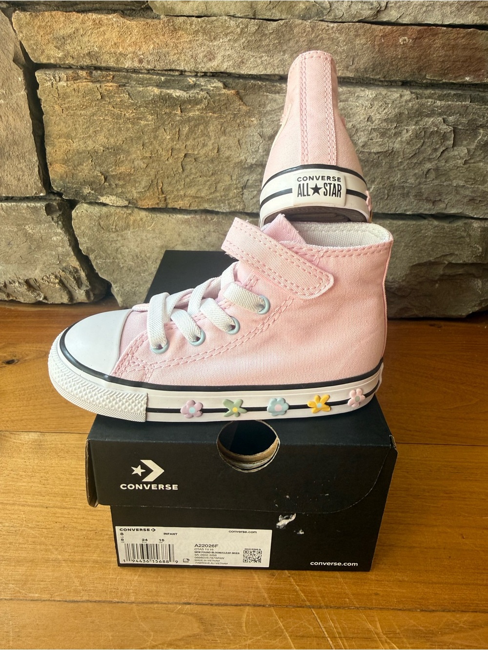 NIB/New Toddler Girls Converse Chuck Taylor Hi Pink/Floral Size 8